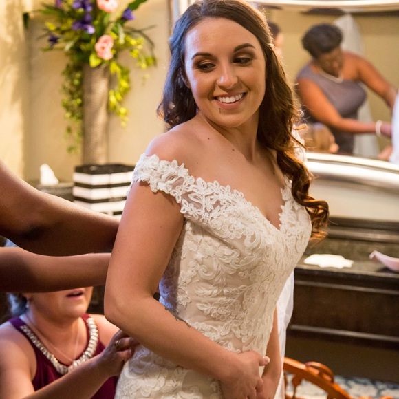 Wedding dress - Picture 4 of 5